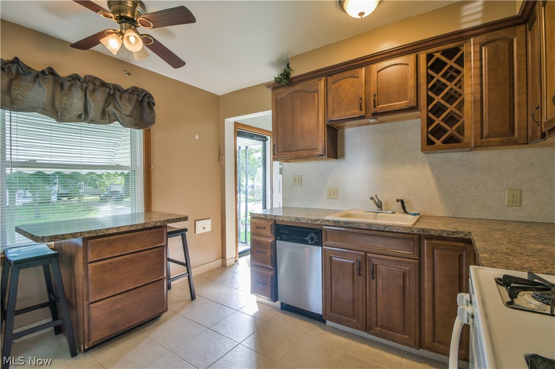 15711 Corkhill Road Maple Heights, OH 44137 - Photo 5 of 17 Gallery Image 5