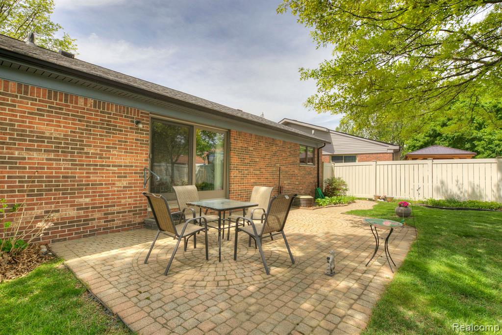 43266 Barchester Road Canton, MI 48187 - Photo 33 of 35