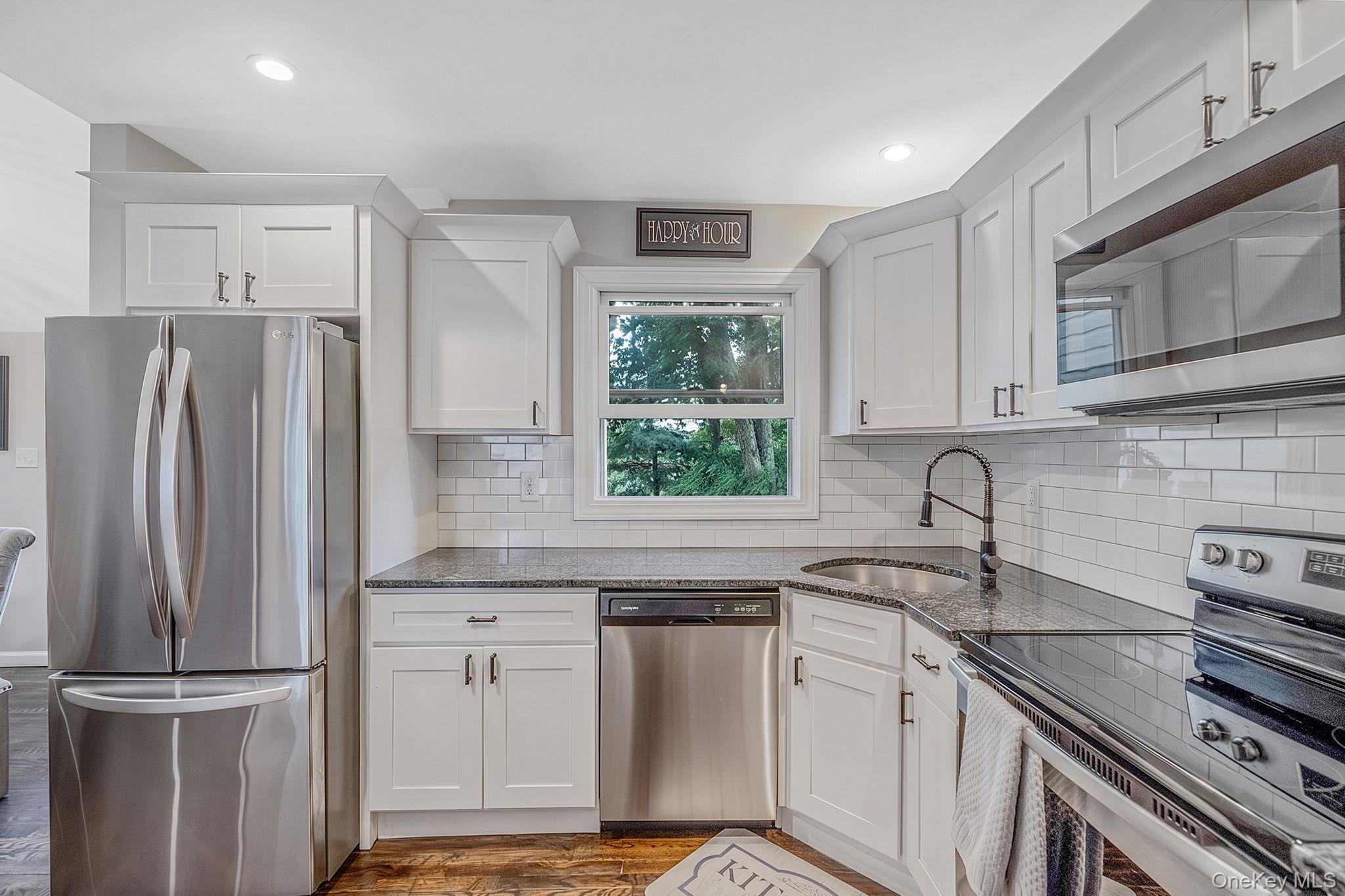 30 Sayville Road Sound Beach, NY 11789 - Photo 18 of 30