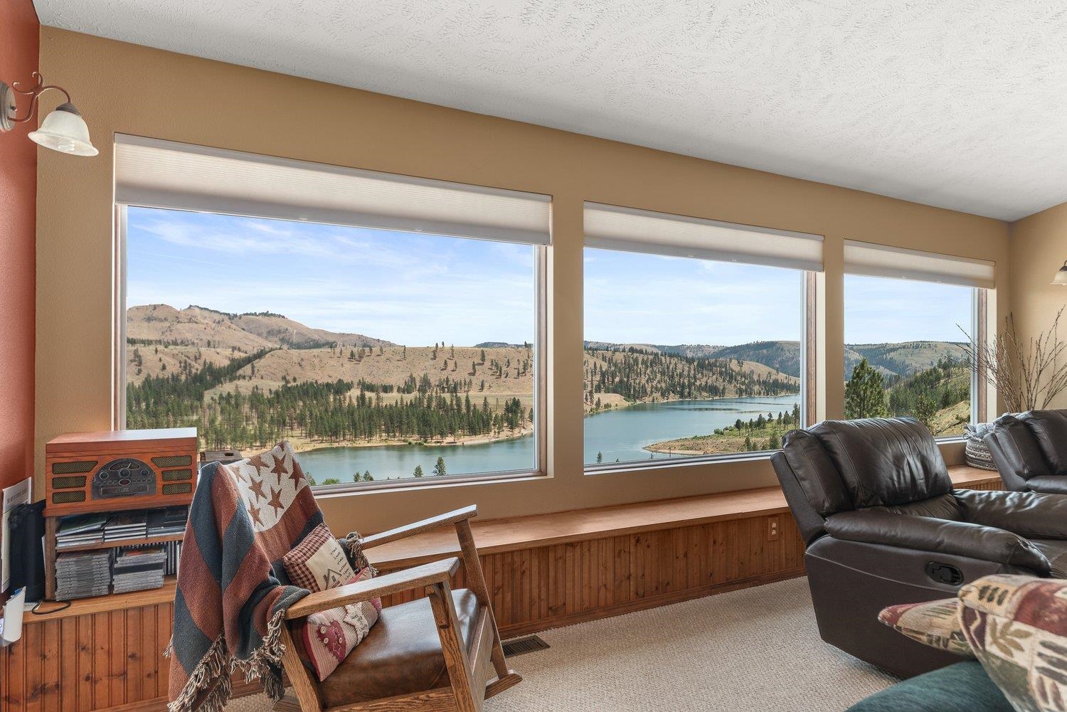 38360 Cayuse Cove Road East Davenport, WA 99122 - Photo 8 of 50