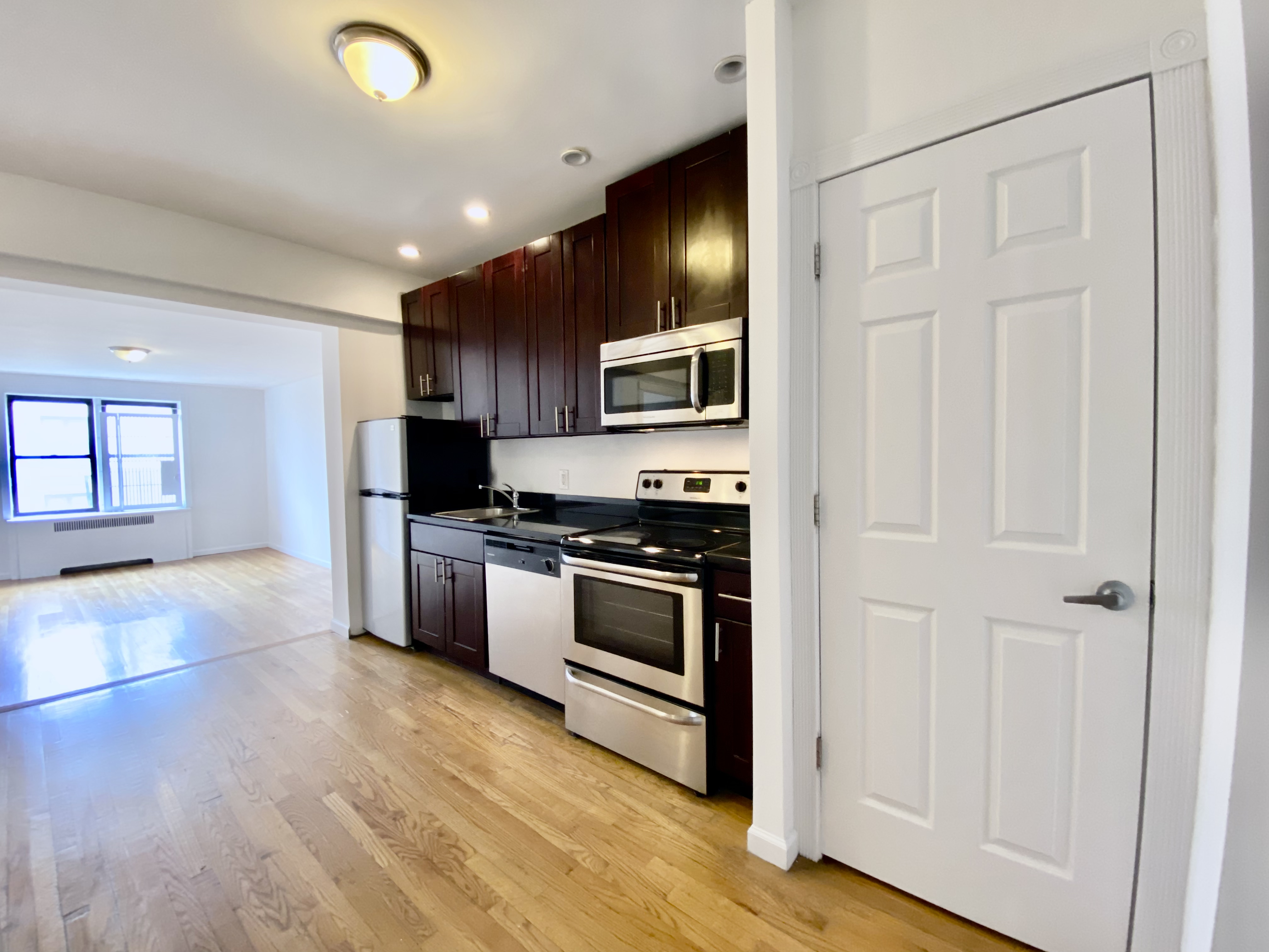 690 Fort Washington Avenue, Unit 5G Manhattan, NY 10040 - Photo 2 of 16