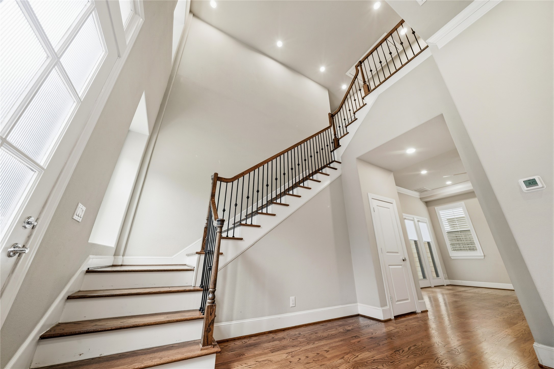 10902 Grove Tree Lane Houston, TX 77043 - Photo 10 of 36