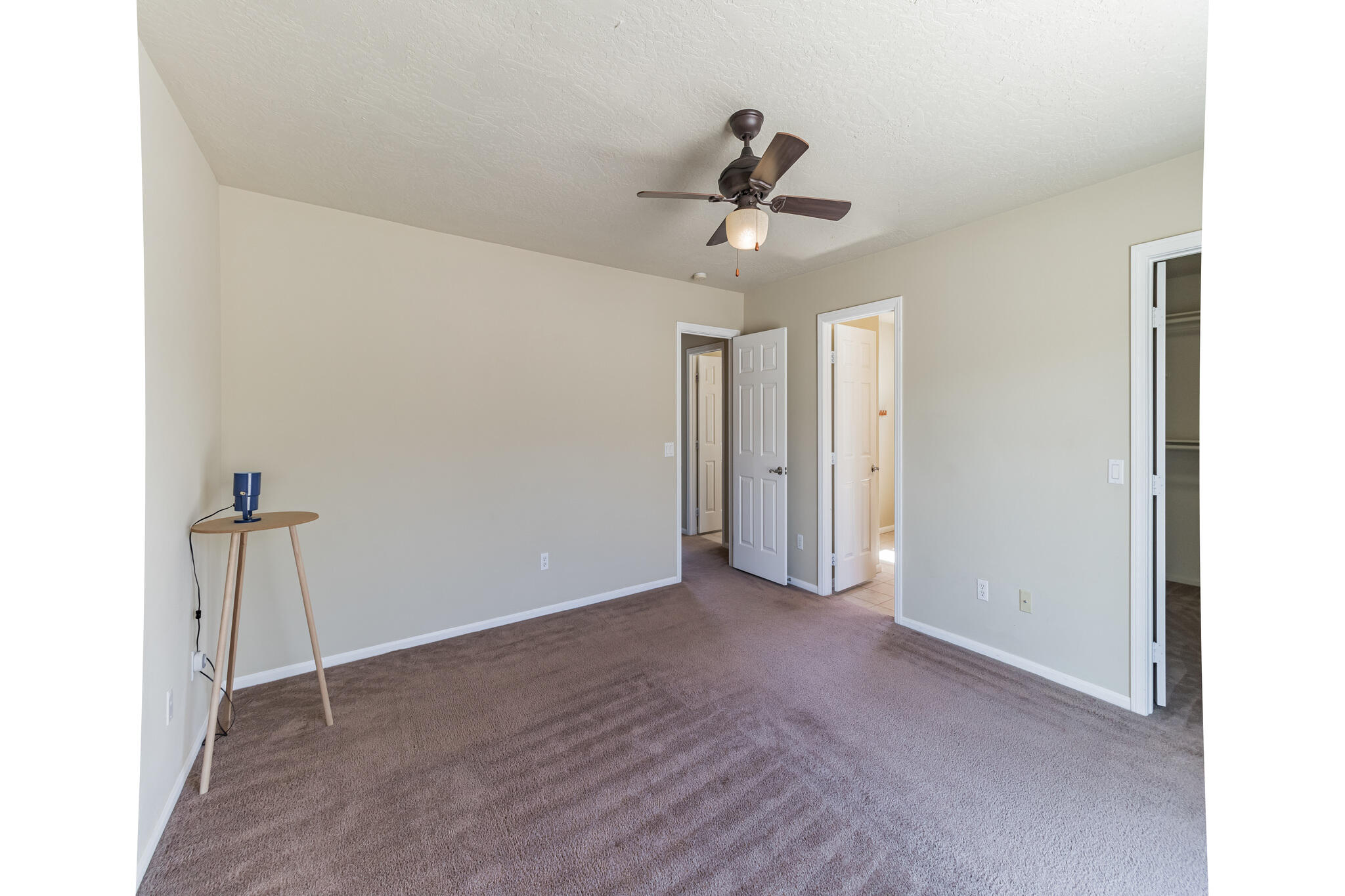 381 Calaveras Road Pinon Hills, CA 92372 - Photo 15 of 27 a view of an empty room