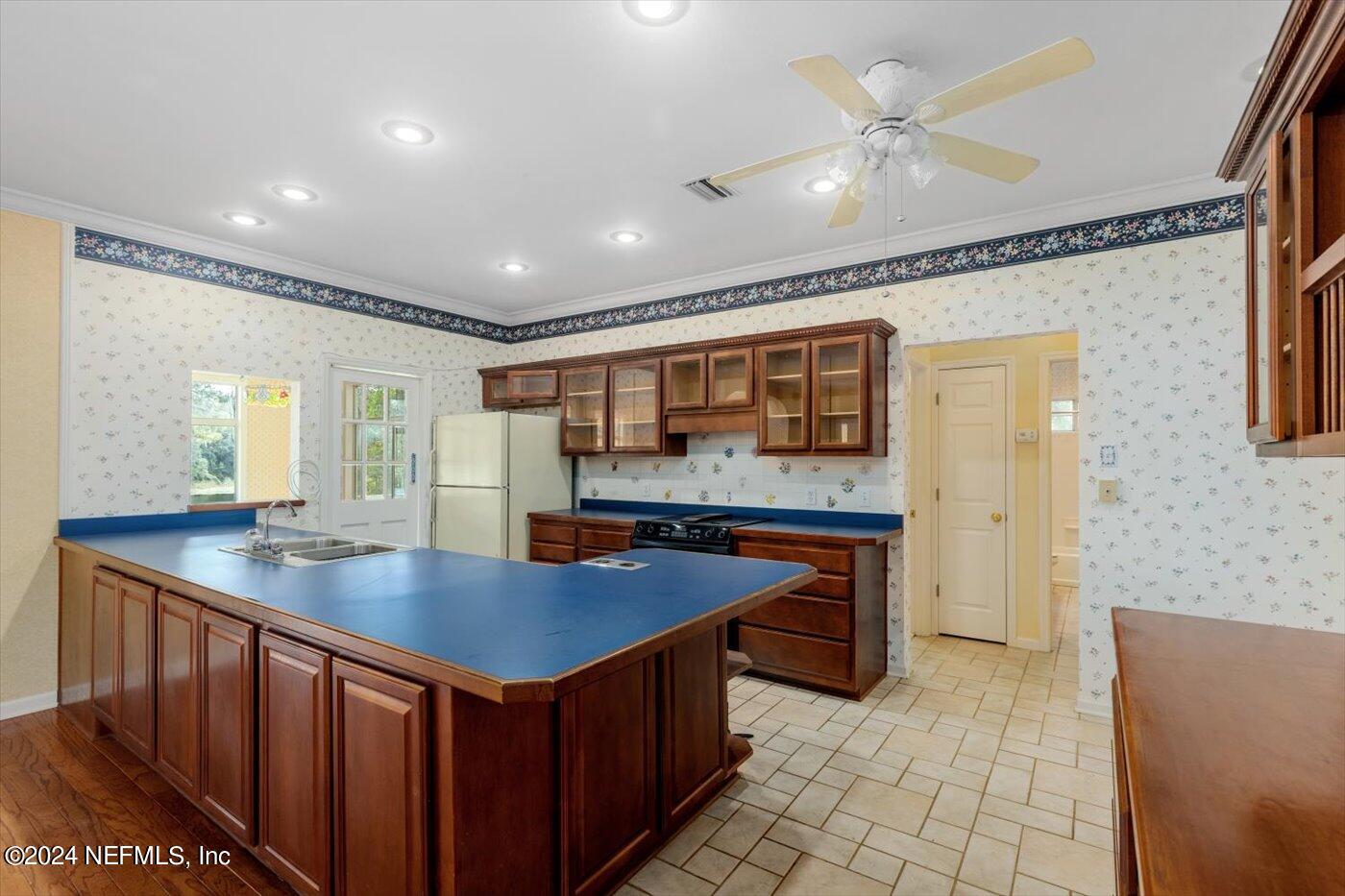 8495 Lilly Lake Road Melrose, FL 32666 - Photo 16 of 60 Kitchen