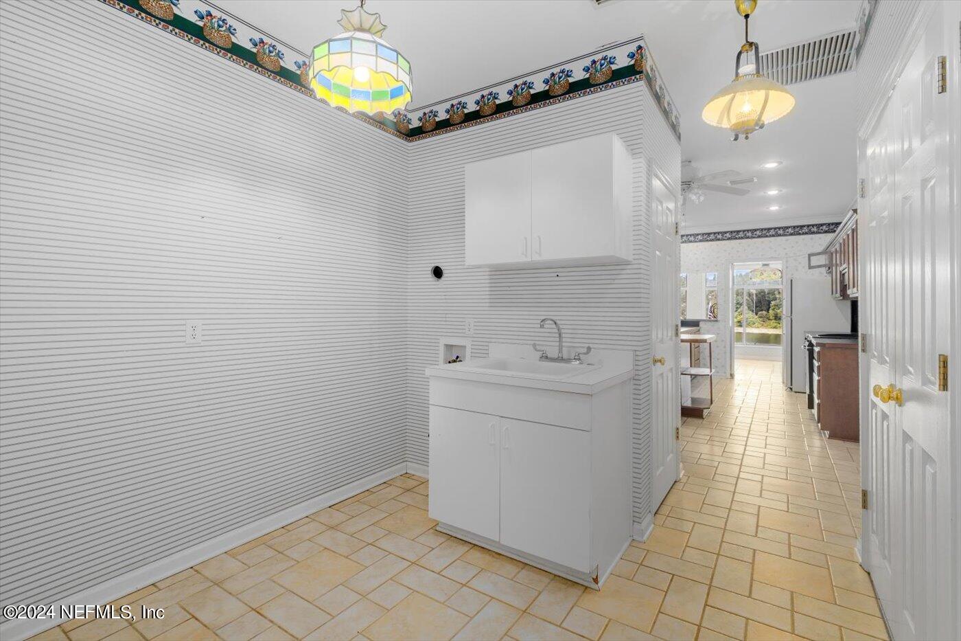 8495 Lilly Lake Road Melrose, FL 32666 - Photo 24 of 60 Laundry Sink