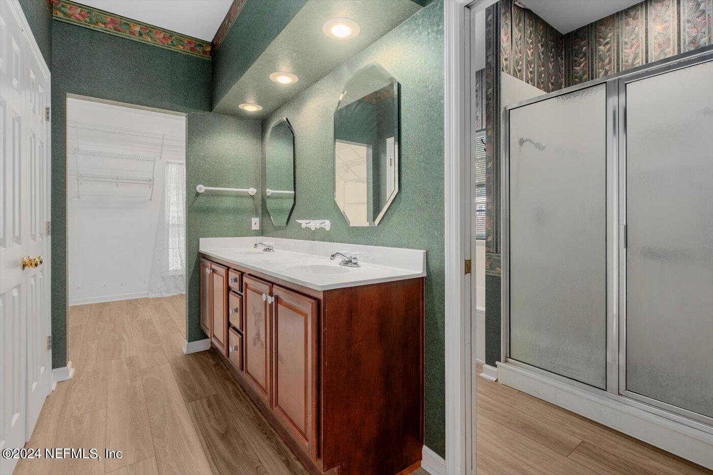 8495 Lilly Lake Road Melrose, FL 32666 - Photo 33 of 60 Master Bedroom Double Sinks