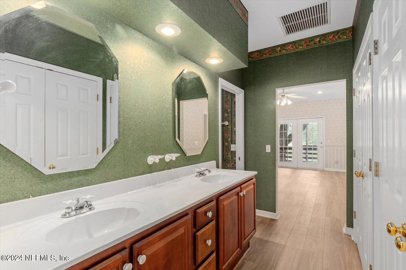 8495 Lilly Lake Road Melrose, FL 32666 - Photo 34 of 60 Double Closets