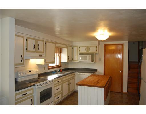 952 Hurst Road Youngwood, PA 15601 - Photo 8 of 18 Kitchen. spacious kitchen with moveable island and flip-up eat-in bar