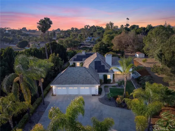 $1,185,000 | 2098 Vista Valle Verde Drive, Fallbrook, CA 92028