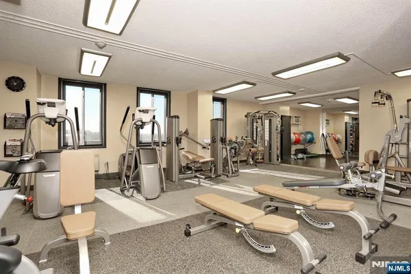 $650,000 | 160 Overlook Avenue, Unit 4C, Hackensack, NJ 07601