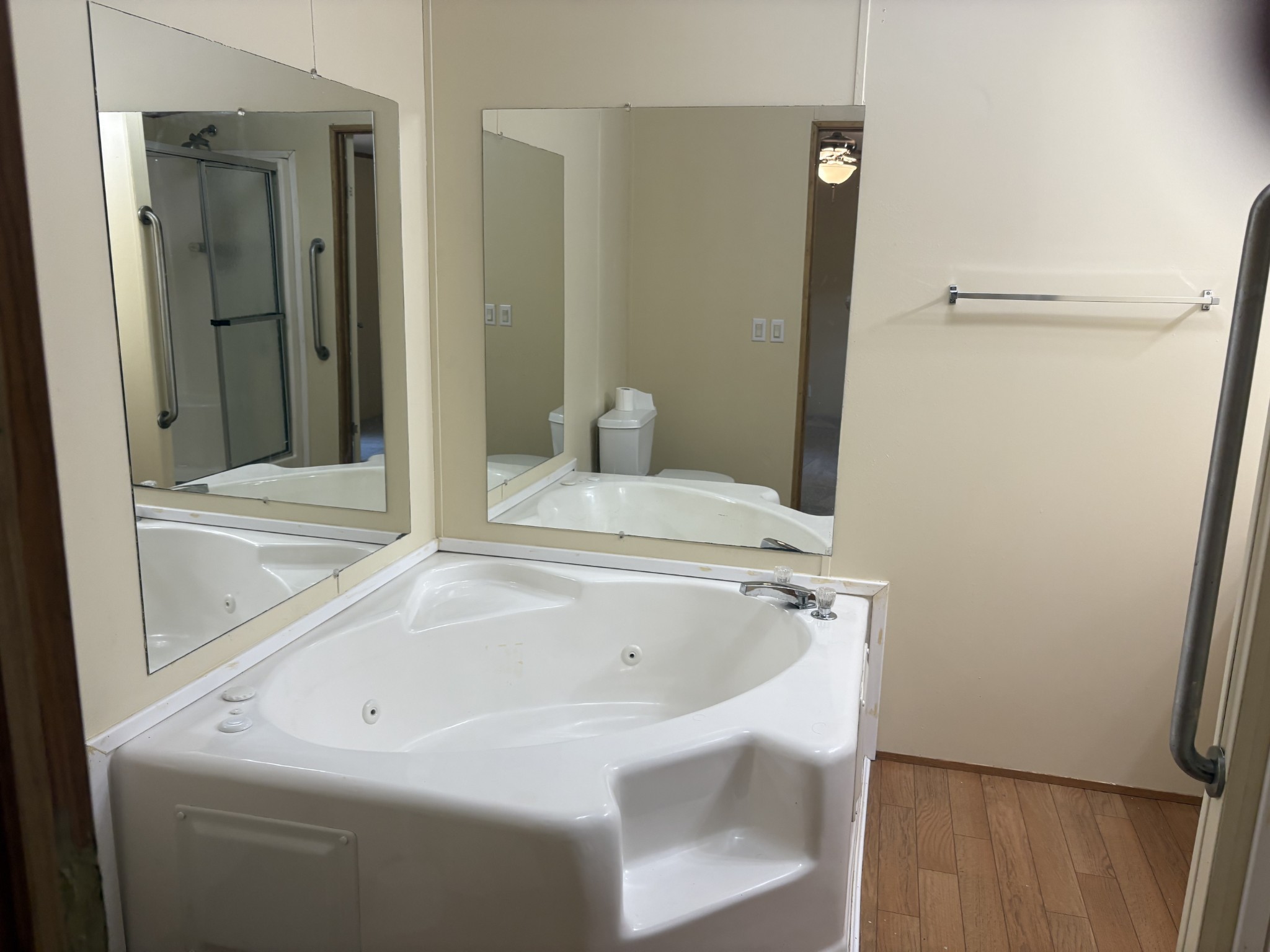 131 Laurel Trails Road Monteagle, TN 37356 - Photo 9 of 13 a bathroom with a bathtub