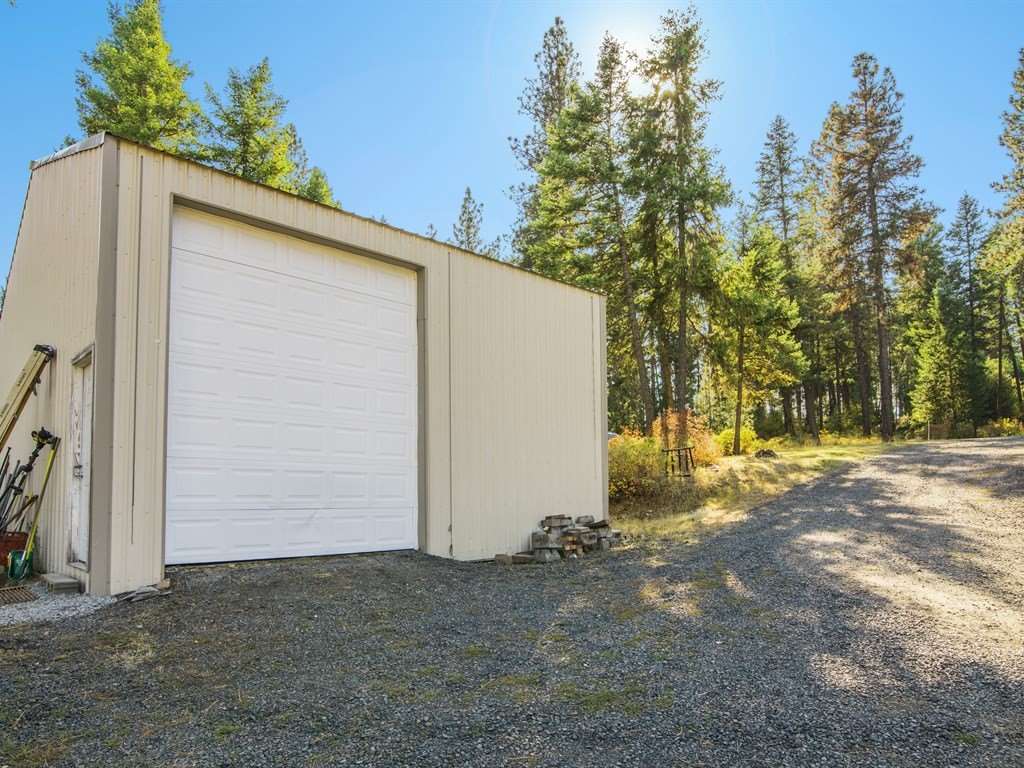 11315 East Halliday Road Colbert, WA 99005 - Photo 17 of 20
