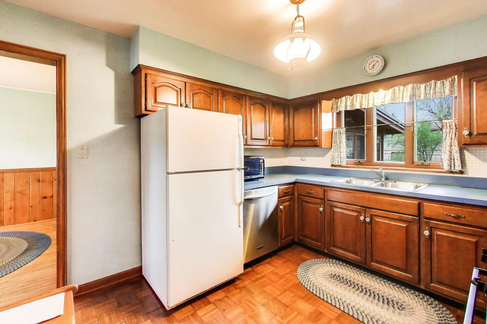 8012 West Davis Street Niles, IL 60714 - Photo 12 of 48