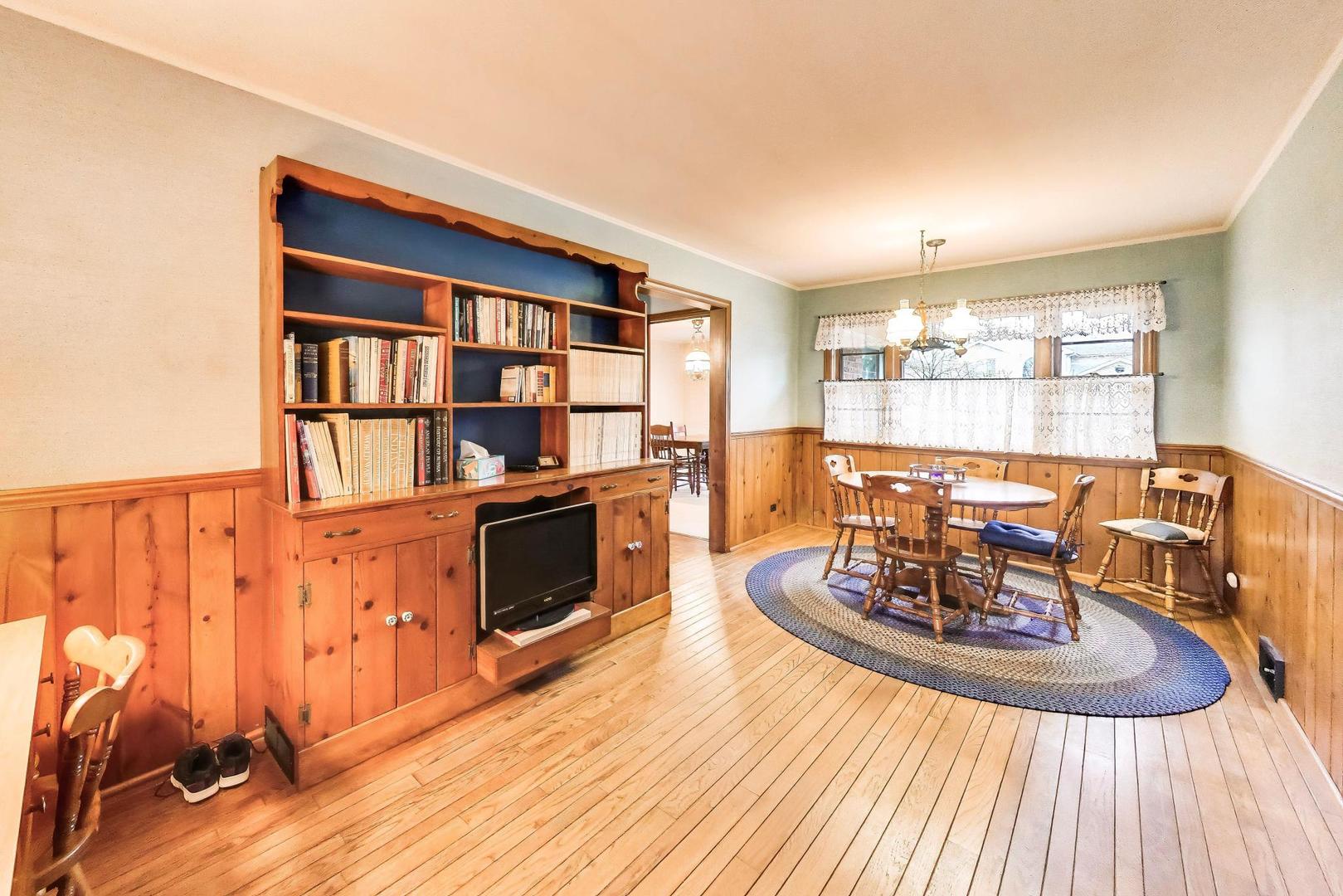 8012 West Davis Street Niles, IL 60714 - Photo 13 of 48