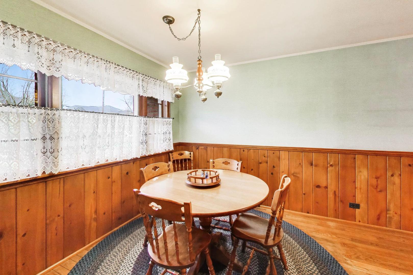 8012 West Davis Street Niles, IL 60714 - Photo 15 of 48