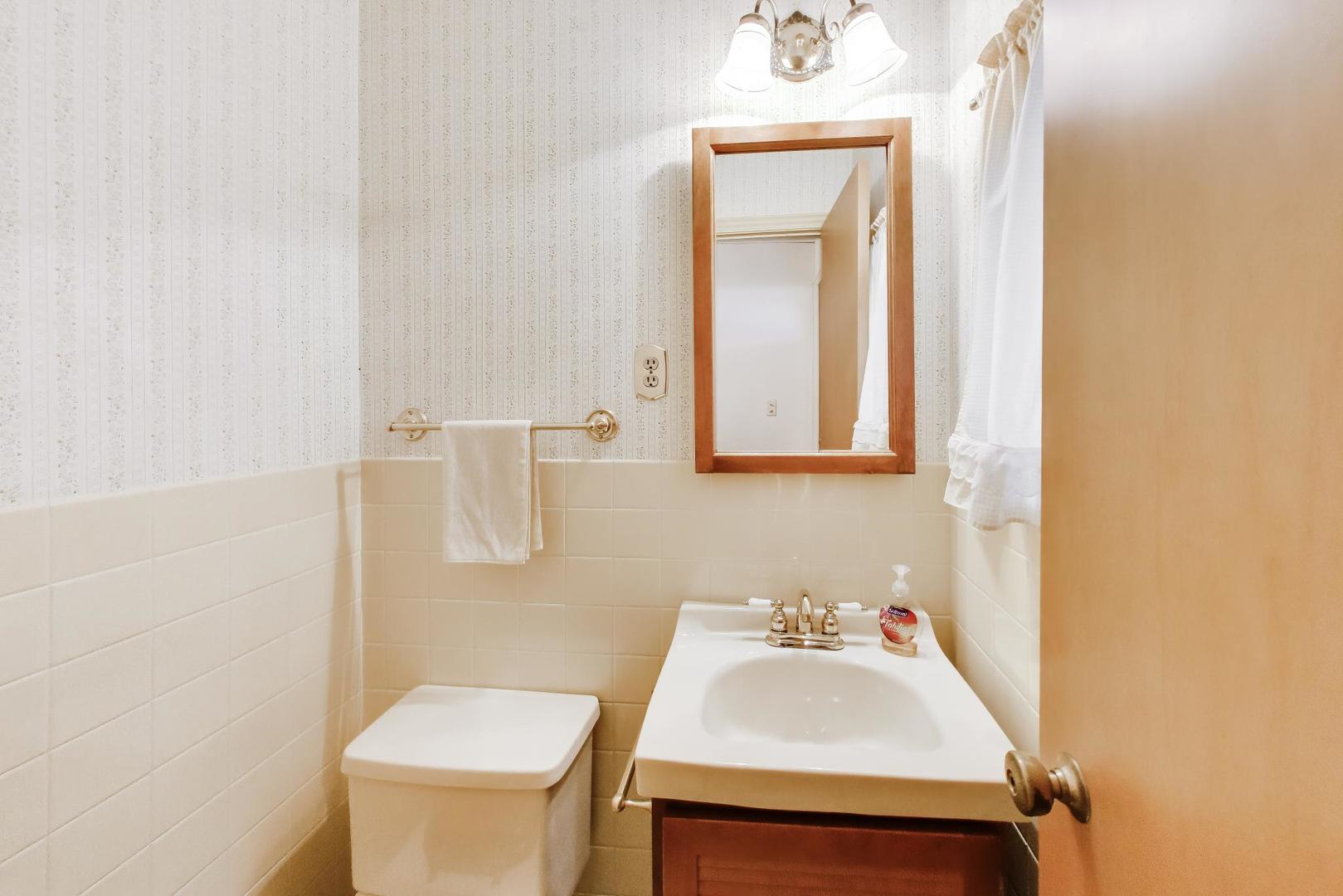 8012 West Davis Street Niles, IL 60714 - Photo 19 of 48