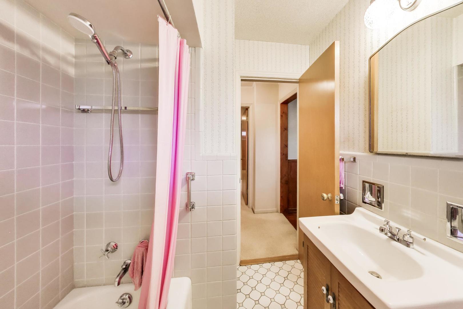 8012 West Davis Street Niles, IL 60714 - Photo 27 of 48