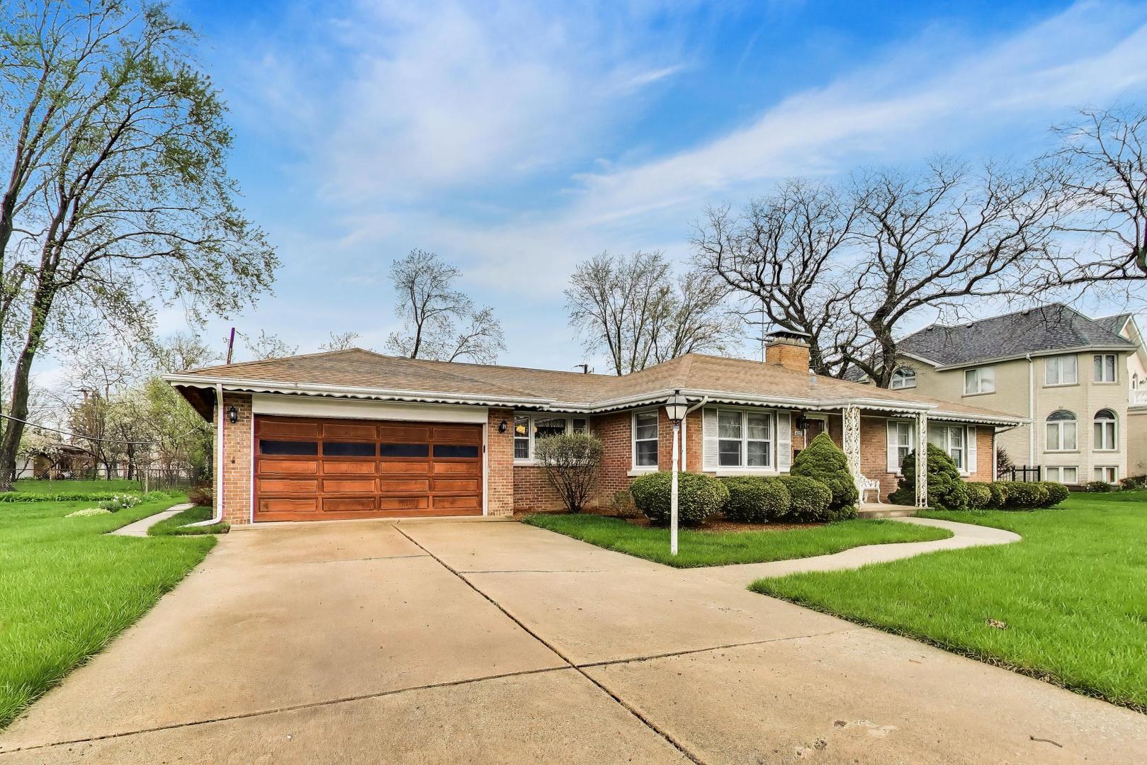 8012 West Davis Street Niles, IL 60714 - Photo 3 of 48