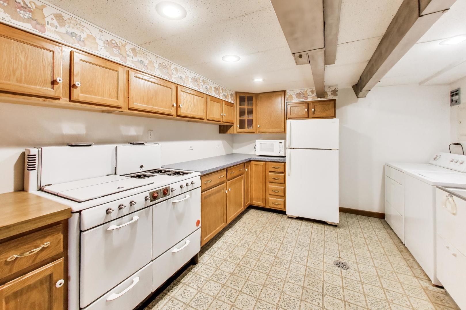 8012 West Davis Street Niles, IL 60714 - Photo 33 of 48