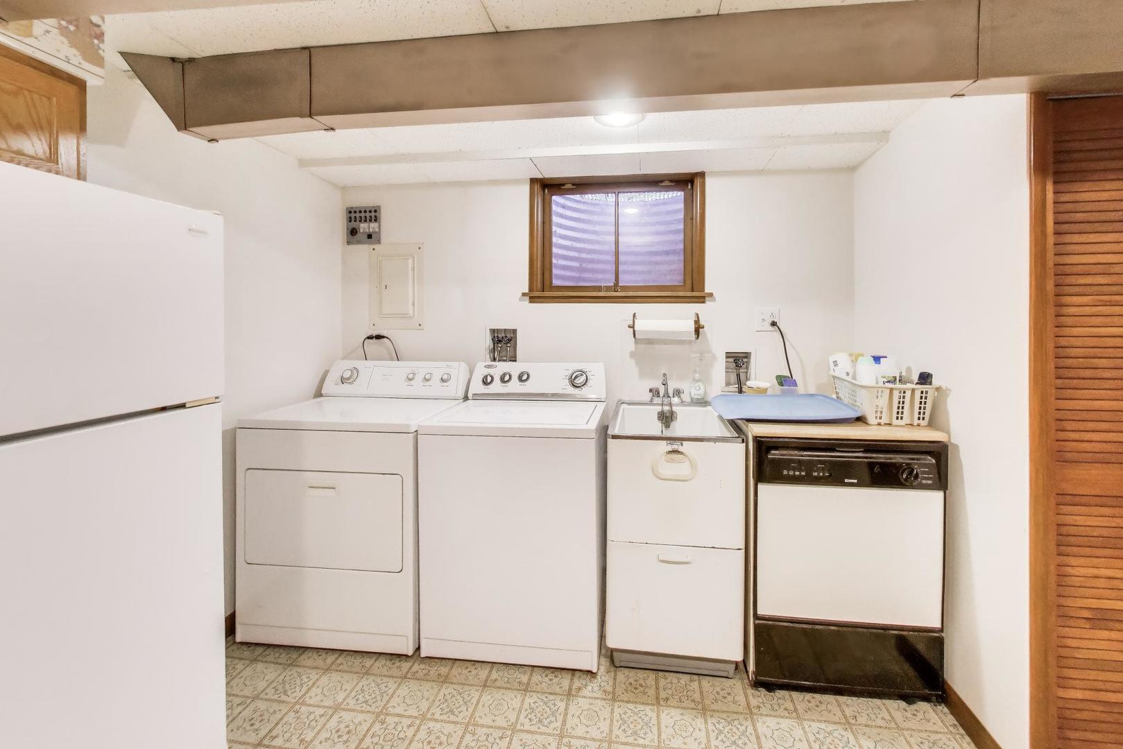 8012 West Davis Street Niles, IL 60714 - Photo 35 of 48