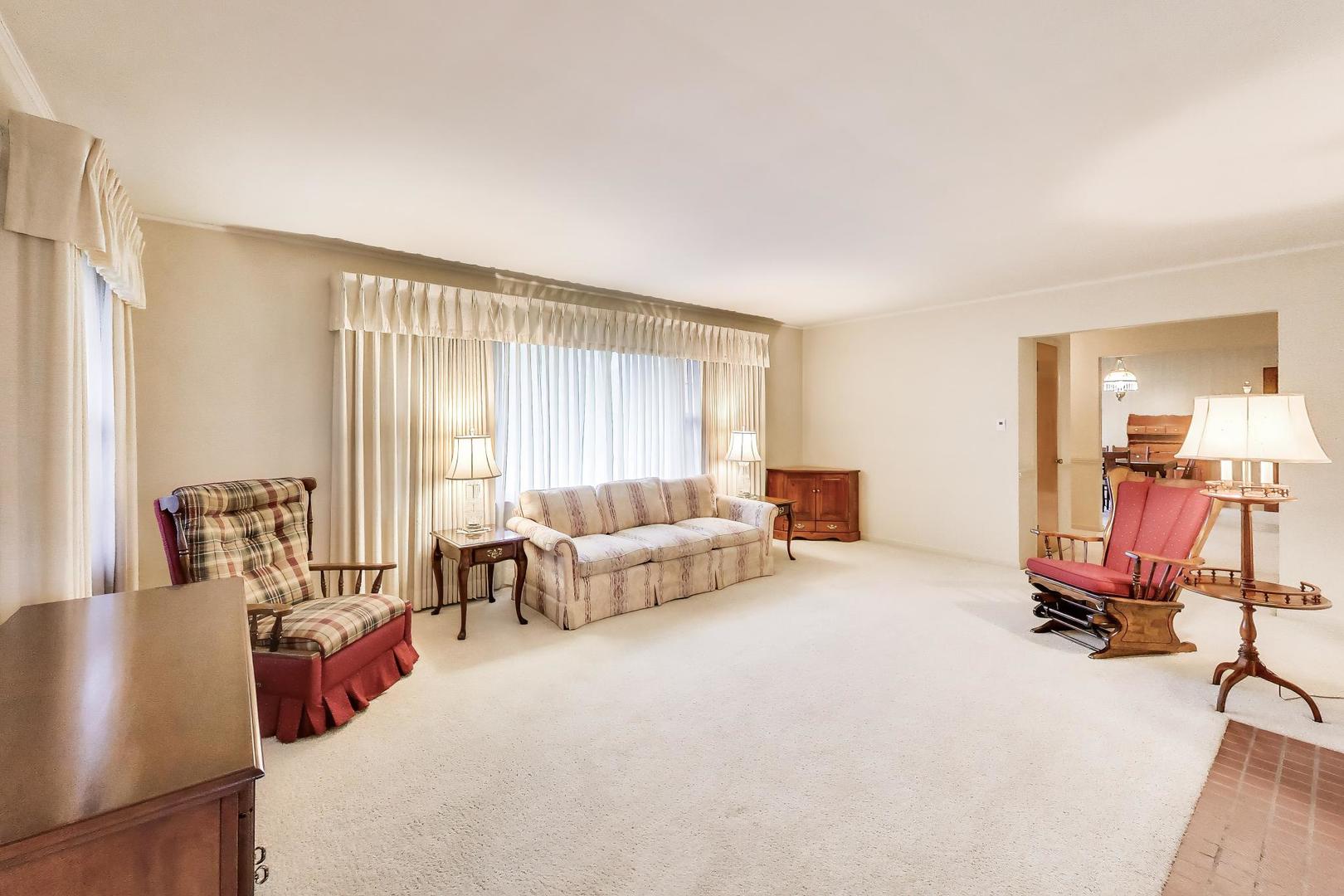 8012 West Davis Street Niles, IL 60714 - Photo 6 of 48