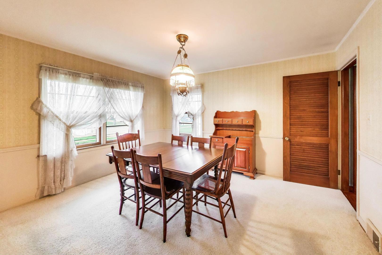 8012 West Davis Street Niles, IL 60714 - Photo 7 of 48