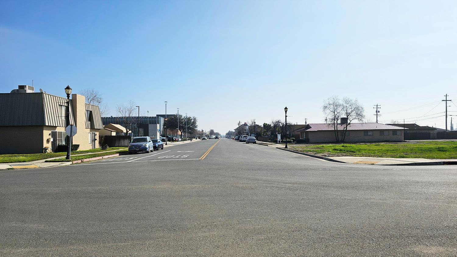 807 O Street Firebaugh, CA 93622 - Photo 3 of 22