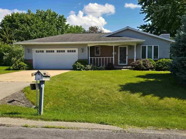 $345,000 | 1429 Ridgeway Drive, Neenah, WI 54956