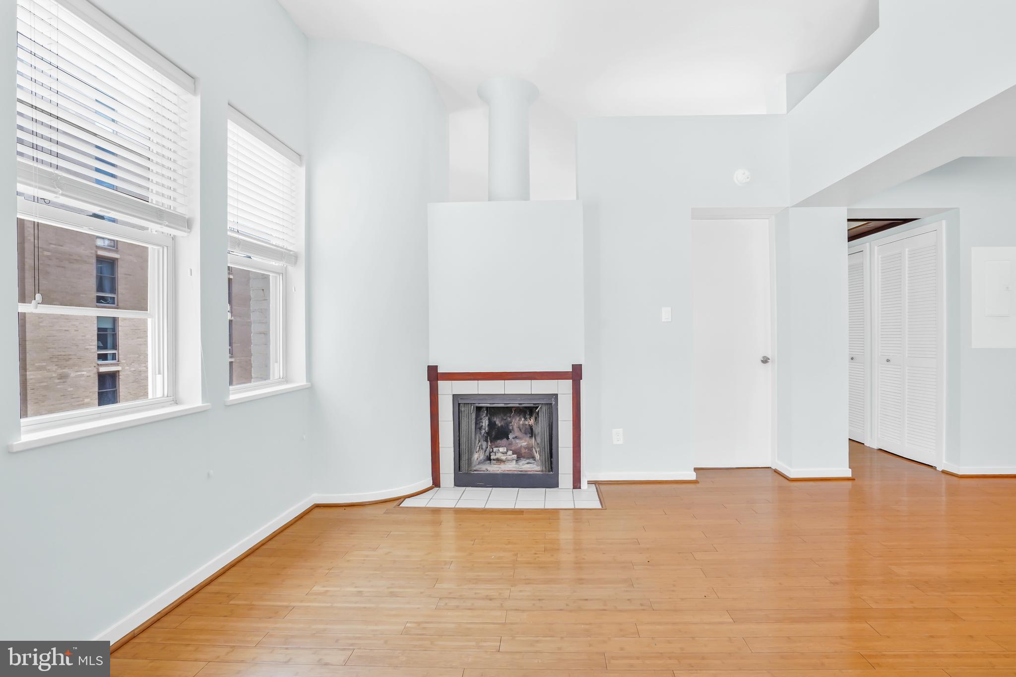 2114 N Street Northwest, Unit 46 Washington, DC 20037 - Photo 13 of 26 a view of an empty room with a window