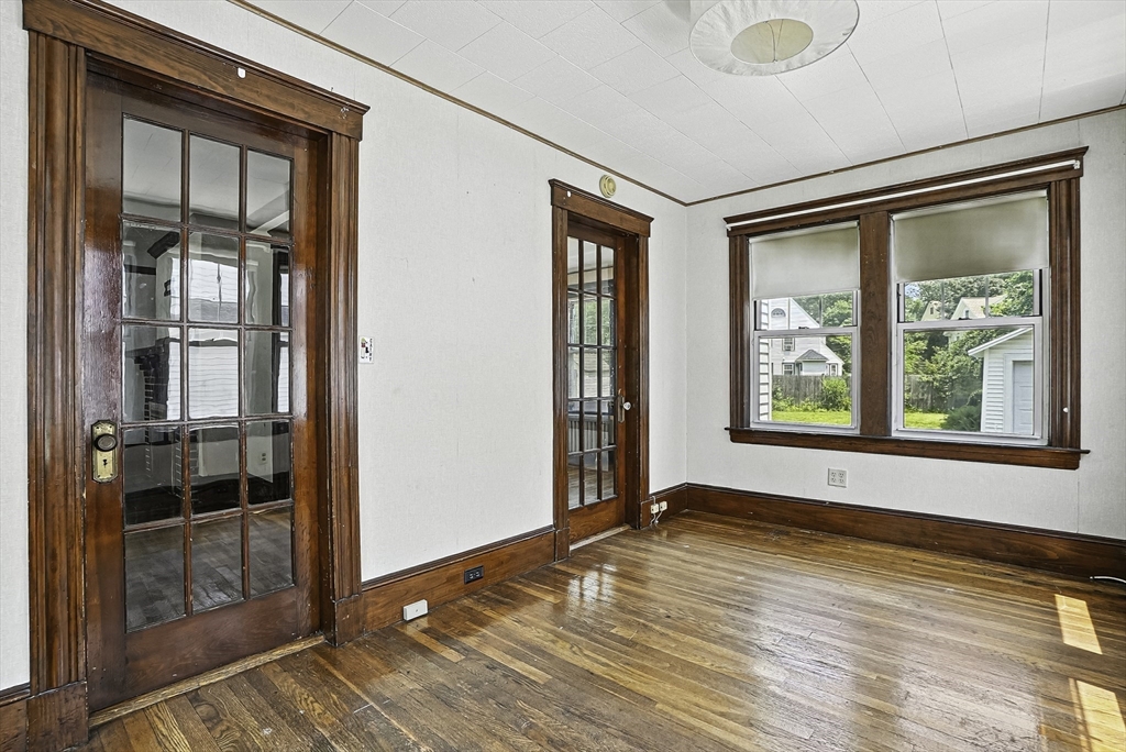 15 Robertson Road Framingham, MA 01702 - Photo 12 of 38 Gallery Image 12