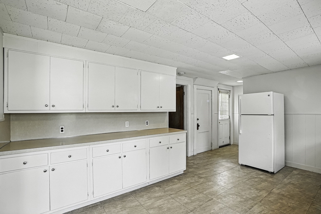 15 Robertson Road Framingham, MA 01702 - Photo 16 of 38 Gallery Image 16