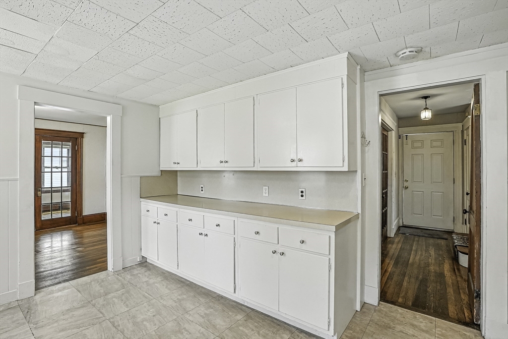 15 Robertson Road Framingham, MA 01702 - Photo 19 of 38 Gallery Image 19