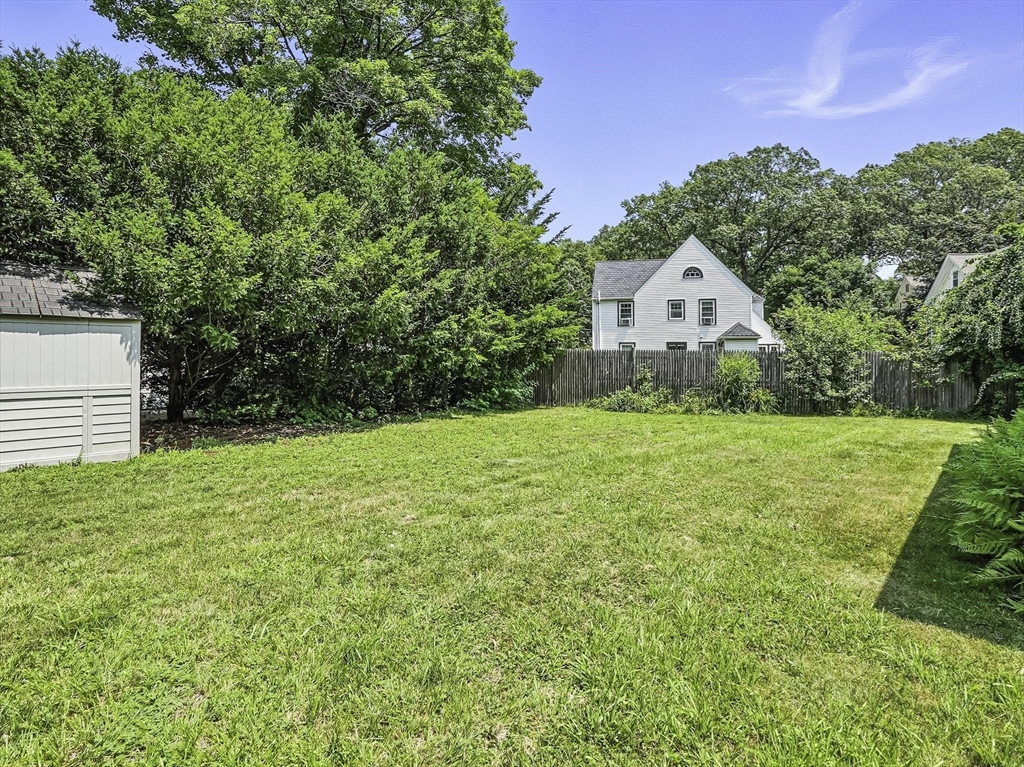 15 Robertson Road Framingham, MA 01702 - Photo 7 of 38 Gallery Image 7