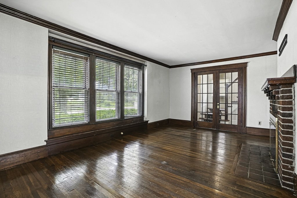 15 Robertson Road Framingham, MA 01702 - Photo 8 of 38 Gallery Image 8