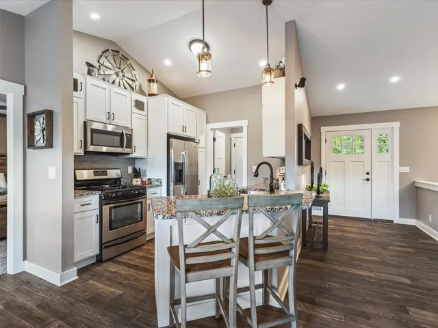 $304,000 | 1464 Chadbourne Drive, Lake Summerset, IL 61019