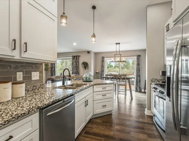 $304,000 | 1464 Chadbourne Drive, Lake Summerset, IL 61019