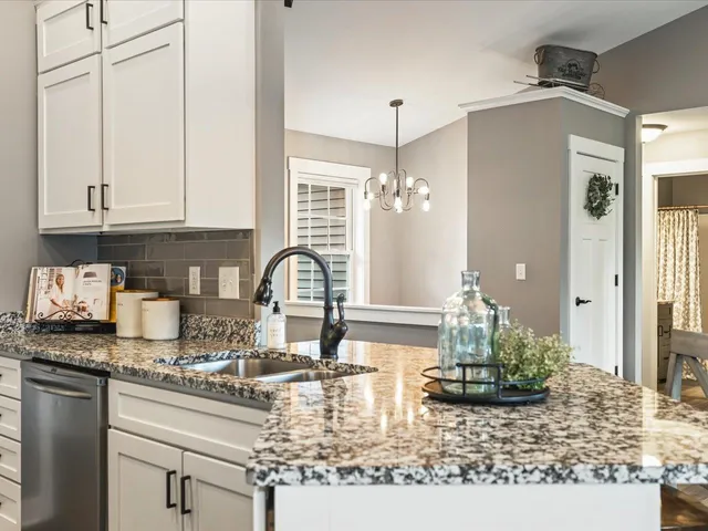 $304,000 | 1464 Chadbourne Drive, Lake Summerset, IL 61019