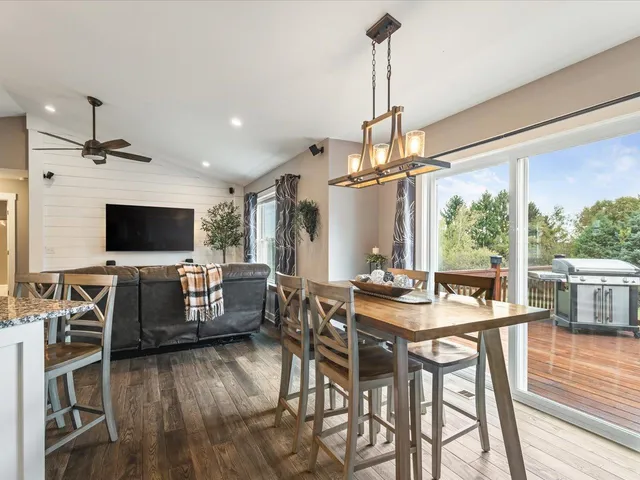 $304,000 | 1464 Chadbourne Drive, Lake Summerset, IL 61019