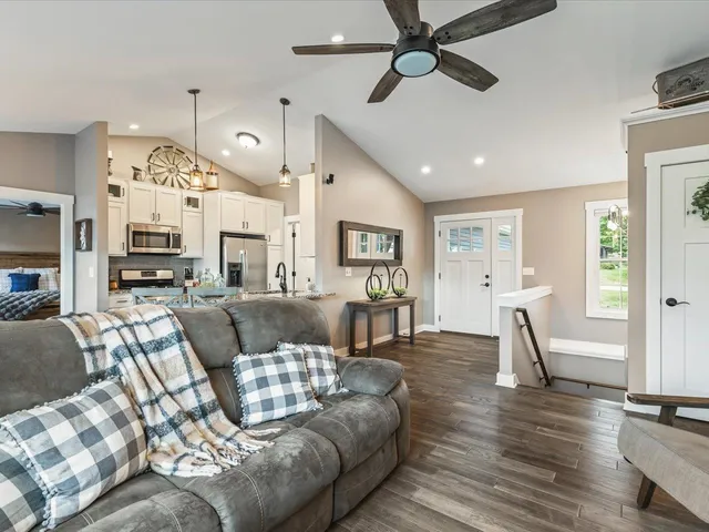 $304,000 | 1464 Chadbourne Drive, Lake Summerset, IL 61019