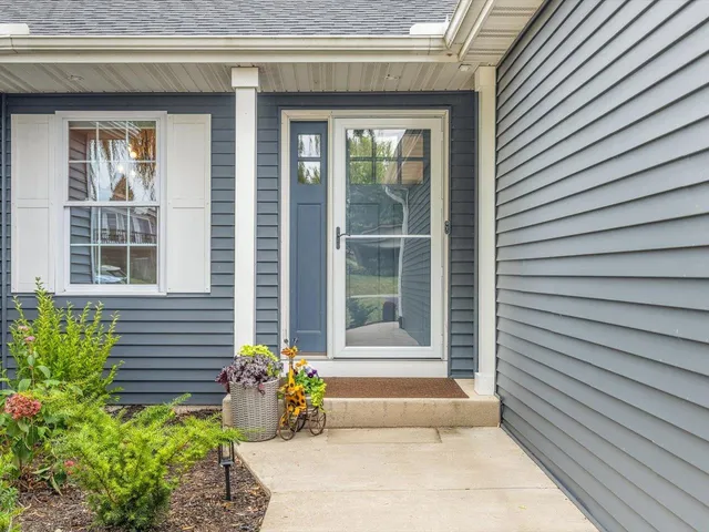 $304,000 | 1464 Chadbourne Drive, Lake Summerset, IL 61019