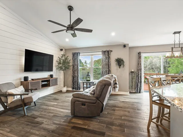 $304,000 | 1464 Chadbourne Drive, Lake Summerset, IL 61019