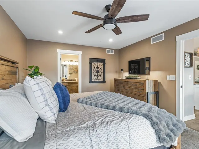 $304,000 | 1464 Chadbourne Drive, Lake Summerset, IL 61019