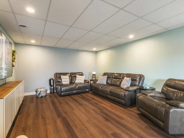 $304,000 | 1464 Chadbourne Drive, Lake Summerset, IL 61019