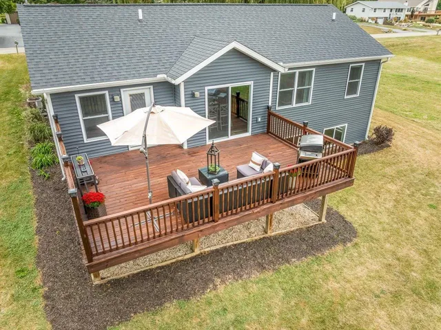 $304,000 | 1464 Chadbourne Drive, Lake Summerset, IL 61019