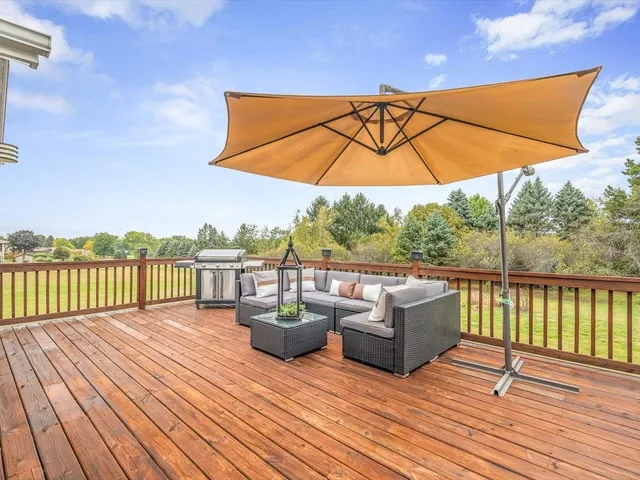 $304,000 | 1464 Chadbourne Drive, Lake Summerset, IL 61019