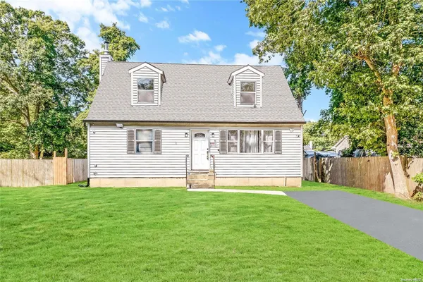 $399,000 | 6 Bogota Road, Mastic Beach, NY 11951