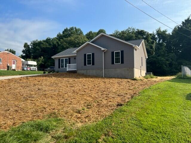 205 Rutledge Circle Salem, VA 24153 - Photo 3 of 27 5
