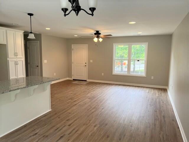 205 Rutledge Circle Salem, VA 24153 - Photo 4 of 27 living room (2)