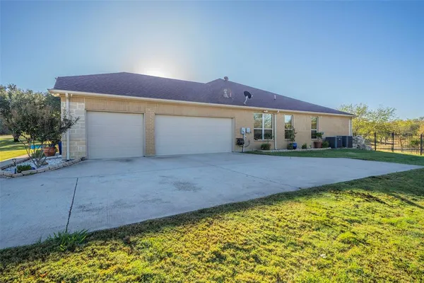 $720,000 | 2852 Sonterra Drive, Cedar Hill, TX 75104