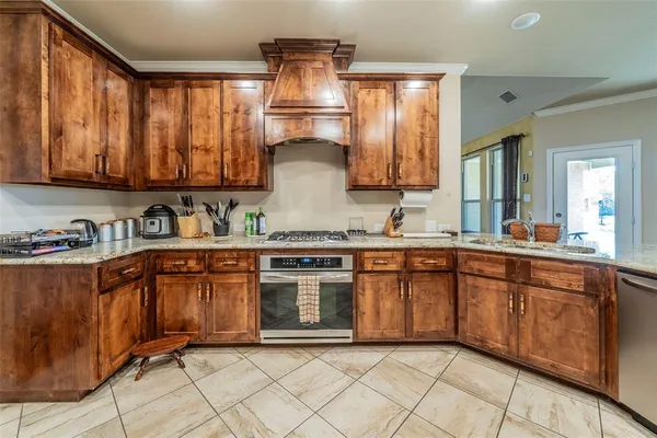 $720,000 | 2852 Sonterra Drive, Cedar Hill, TX 75104